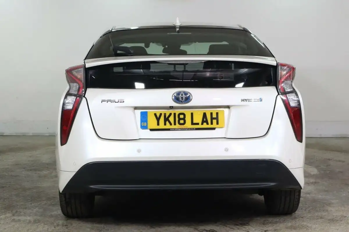 2018-toyota-prius-18-vvt-i-business-edition-plus-ss-big-4