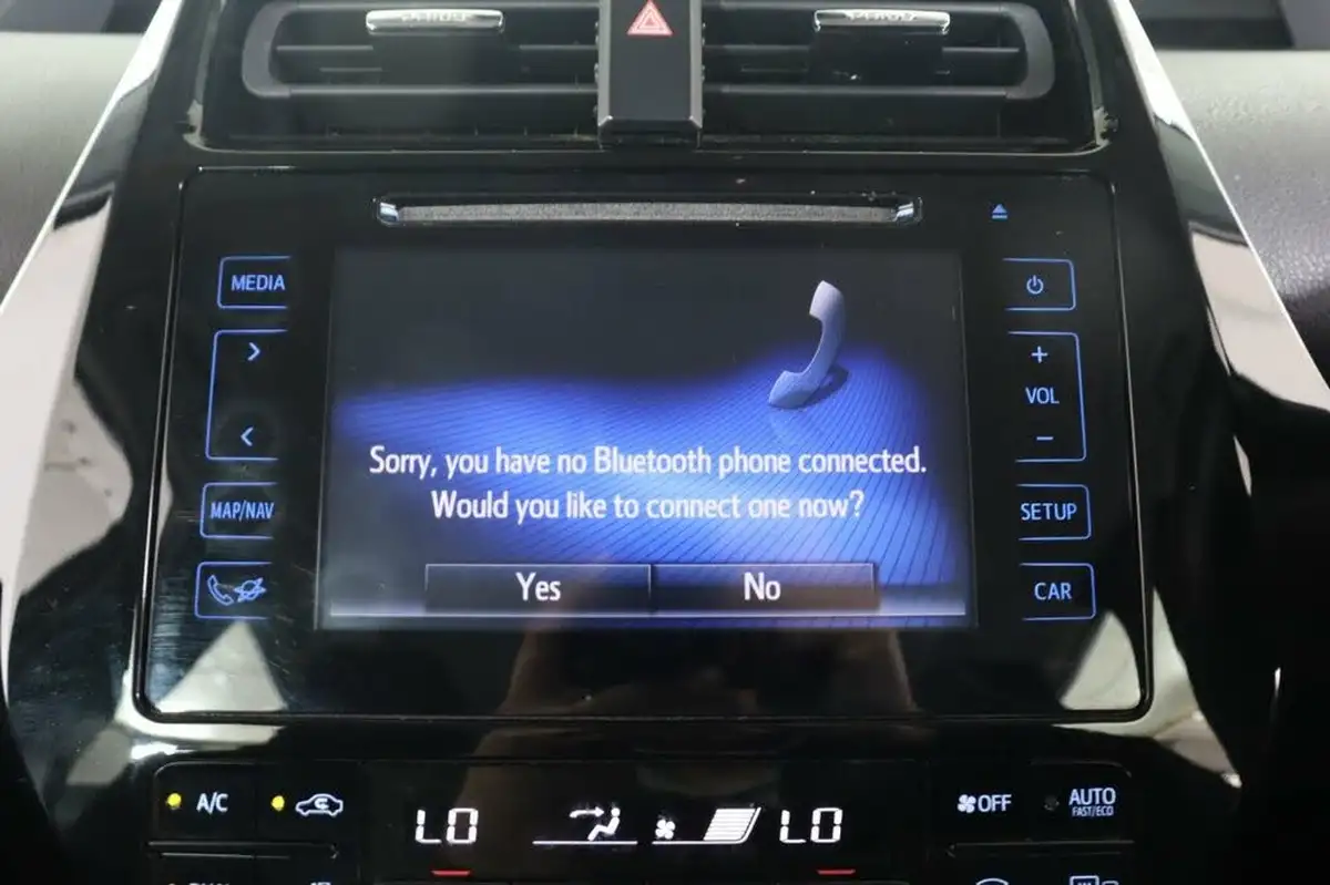 2018-toyota-prius-18-vvt-i-business-edition-plus-ss-big-52