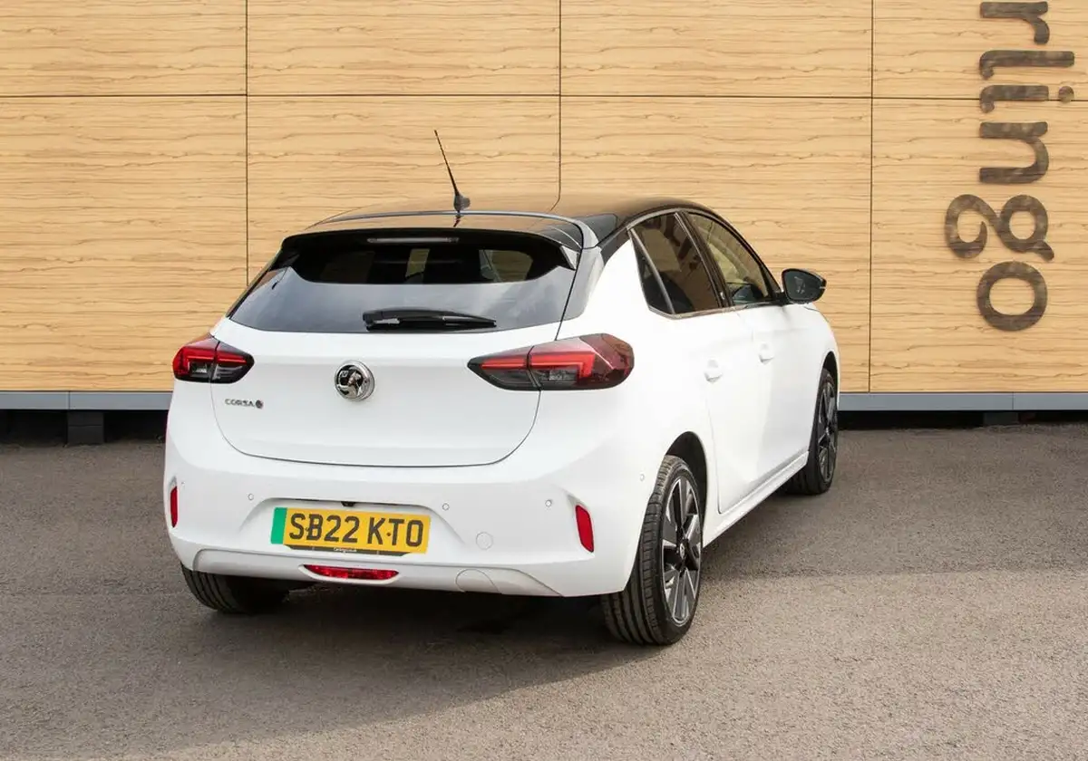 2022-vauxhall-corsa-e-elite-premium-big-2