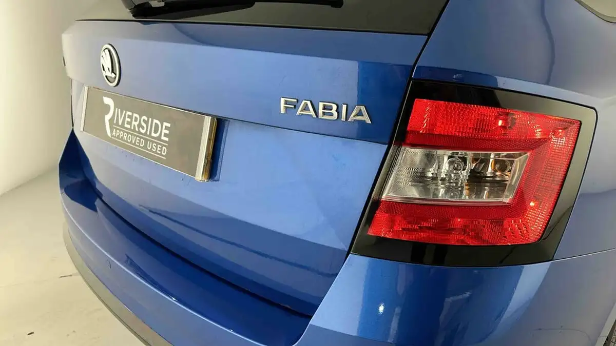 2018-skoda-fabia-10-tsi-monte-carlo-109ps-ss-estate-big-25