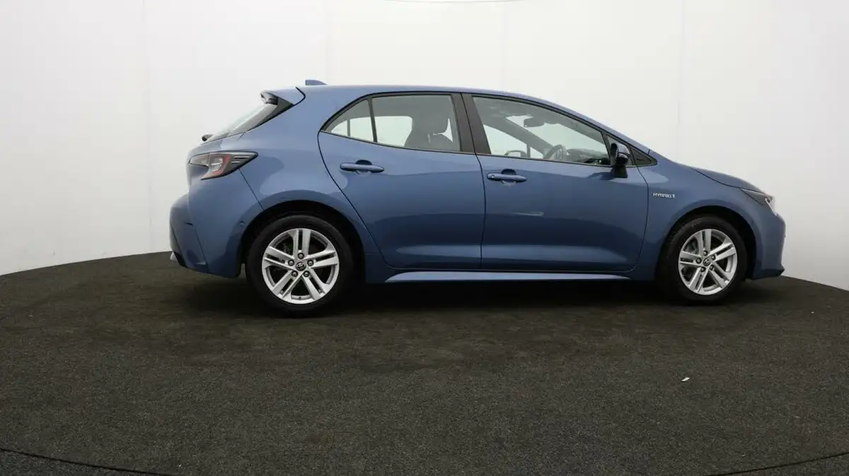 2021-toyota-corolla-18-vvt-i-icon-tech-spare-wheel-hatchback-5d-big-30