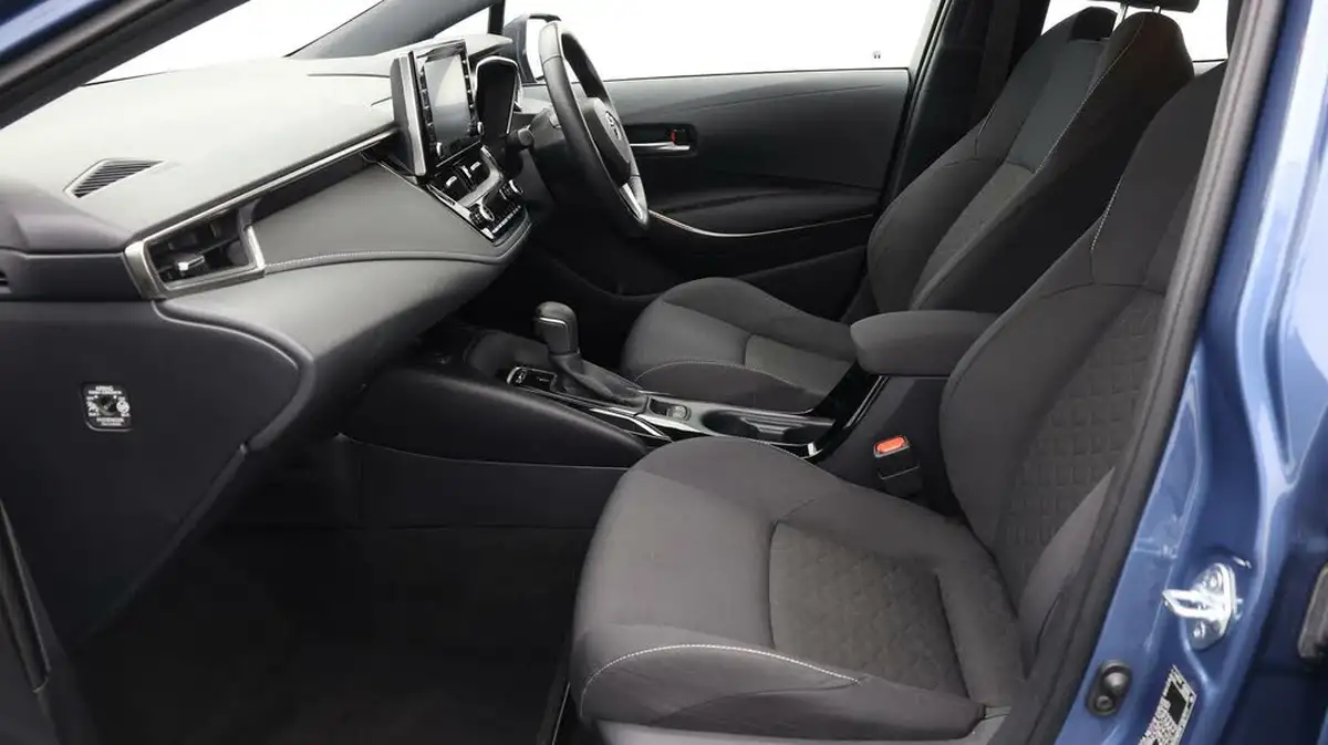 2021-toyota-corolla-18-vvt-i-icon-tech-spare-wheel-hatchback-5d-big-13