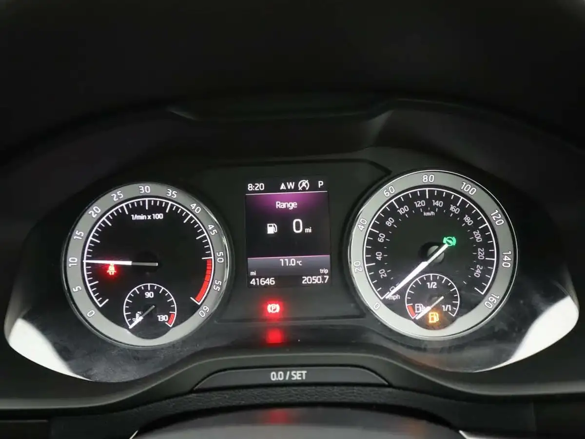 2018-skoda-karoq-20tdi-scr-se-l-dsg-big-11