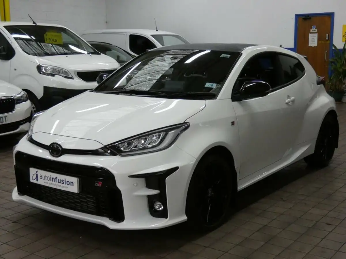 2021-toyota-yaris-16-gr-convenience-pack-big-12