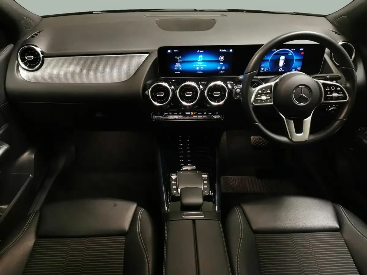 2020-mercedes-benz-gla-class-13-gla-200-sport-executive-big-1