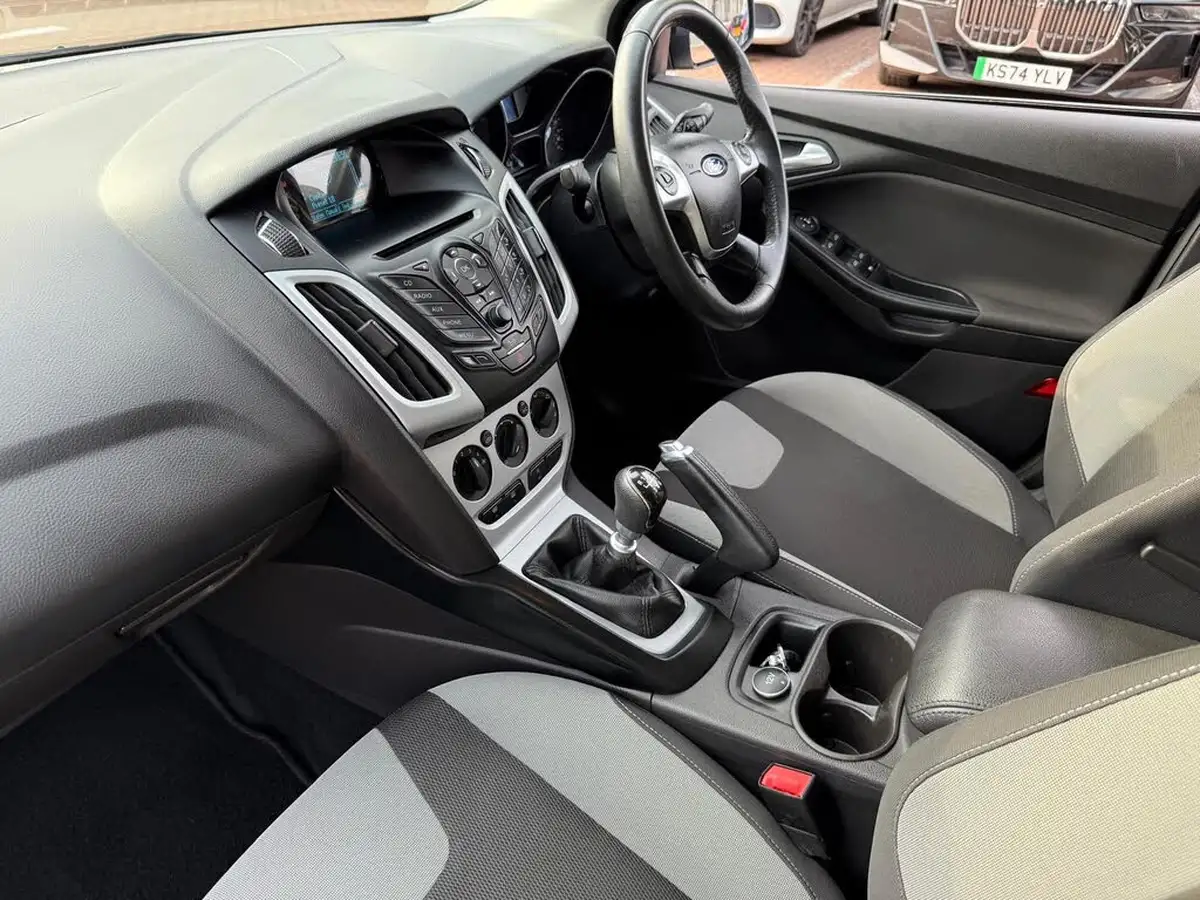 2014-ford-focus-10-zetec-s-scti-hatchback-big-36
