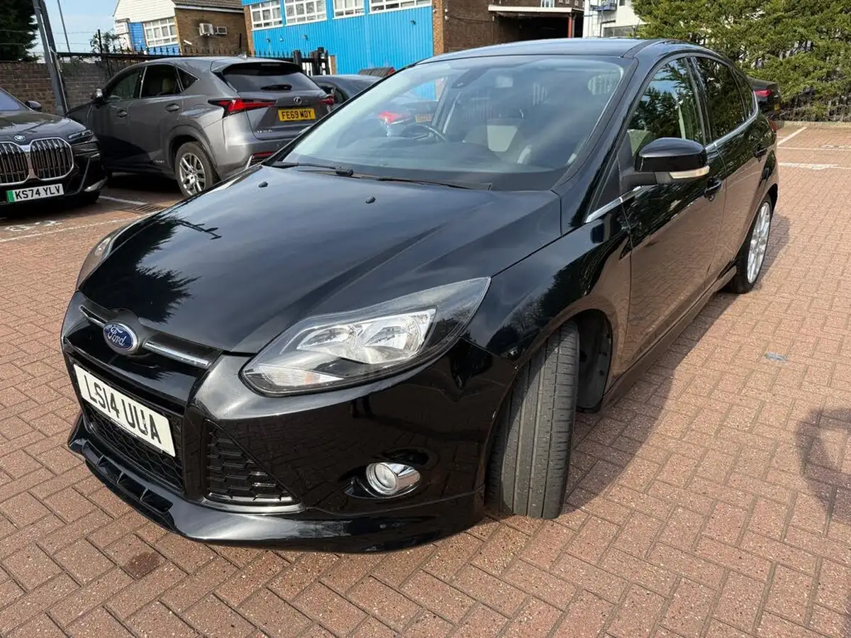 2014-ford-focus-10-zetec-s-scti-hatchback-big-12