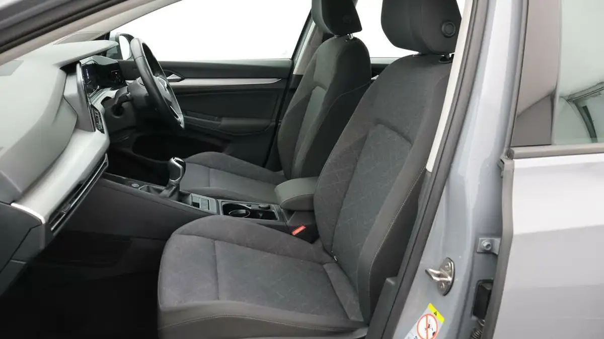 2022-volkswagen-golf-20tdi-life-hatchback-big-14