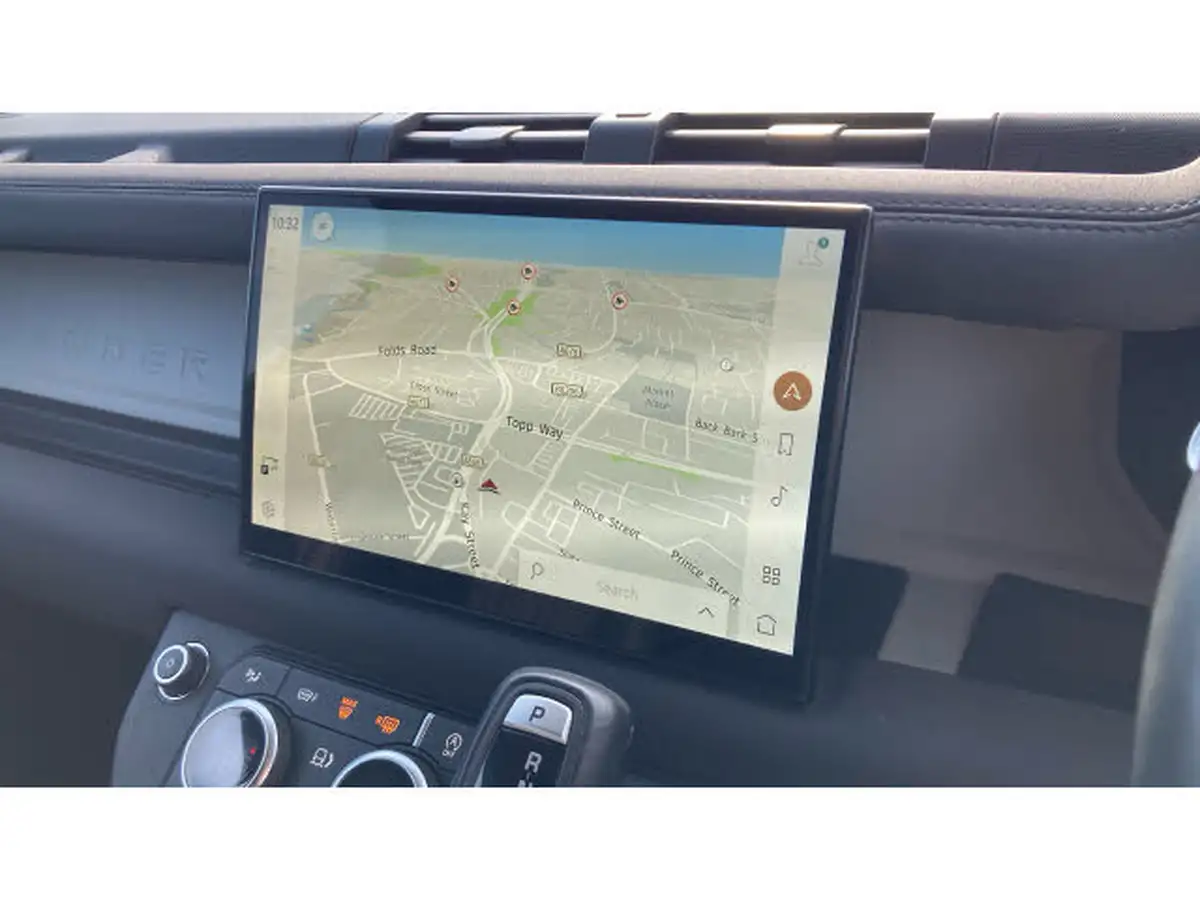 2022-land-rover-110-defender-30-d250-xs-edition-big-10