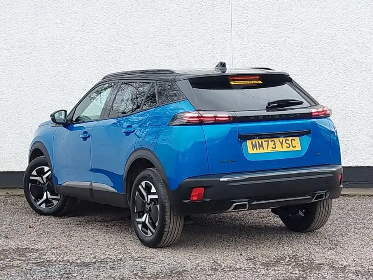 2023-peugeot-2008-suv-big-1