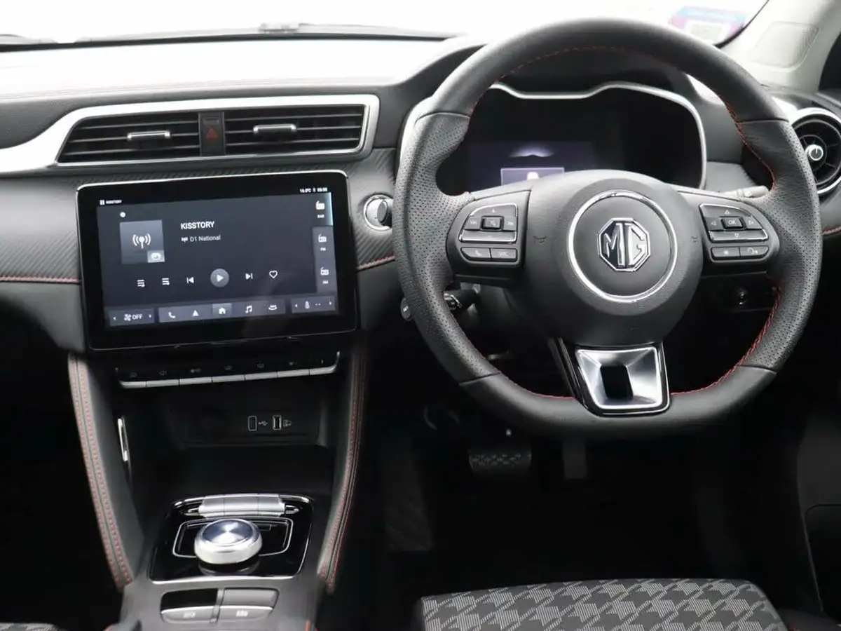2023-mg-zs-suv-e-se-ev-176ps-big-13