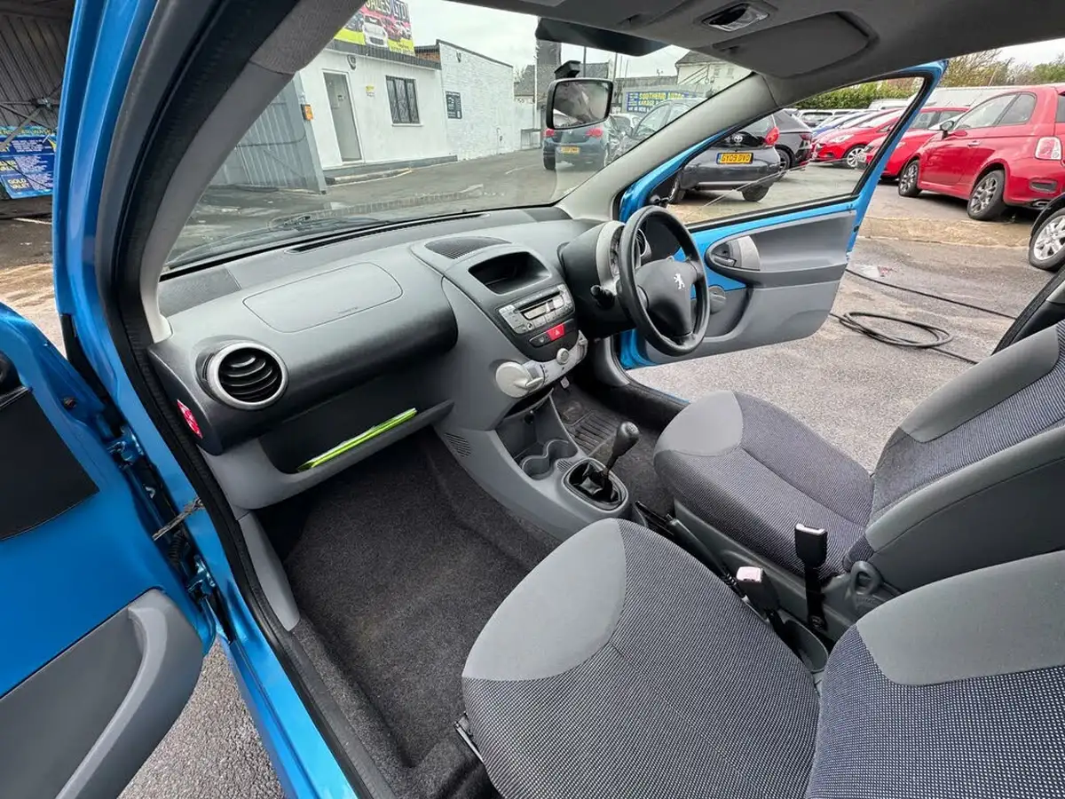 2008-peugeot-107-10-urban-3d-big-47