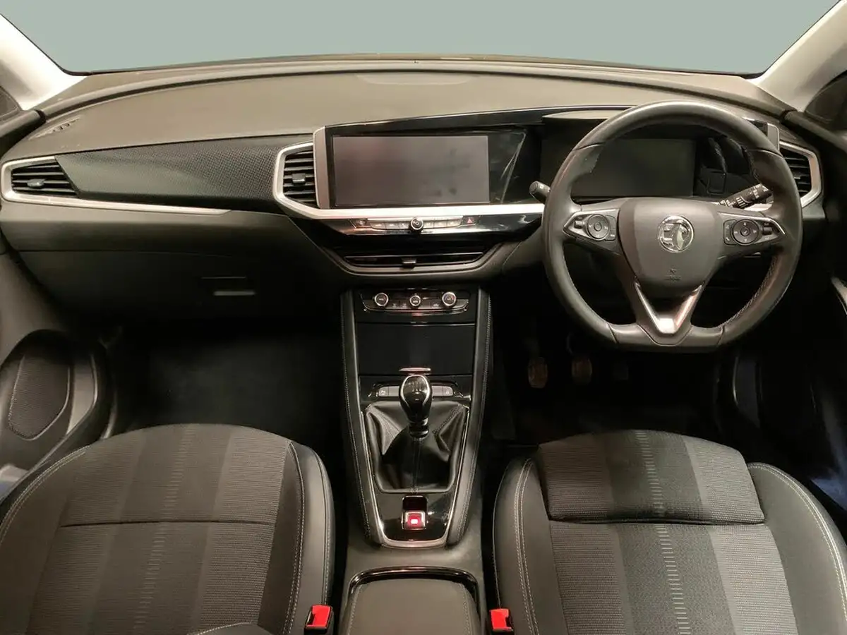 2023-vauxhall-grandland-12-gs-130ps-big-6