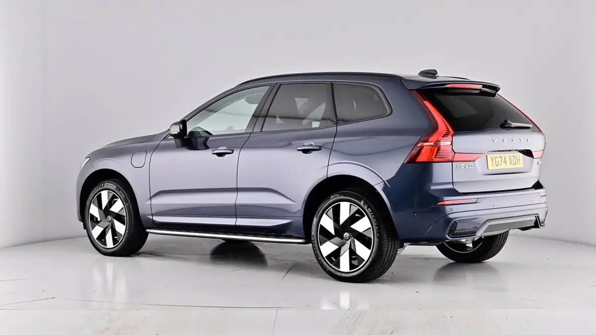 2024-volvo-xc60-20-t8-ultimate-dark-big-67