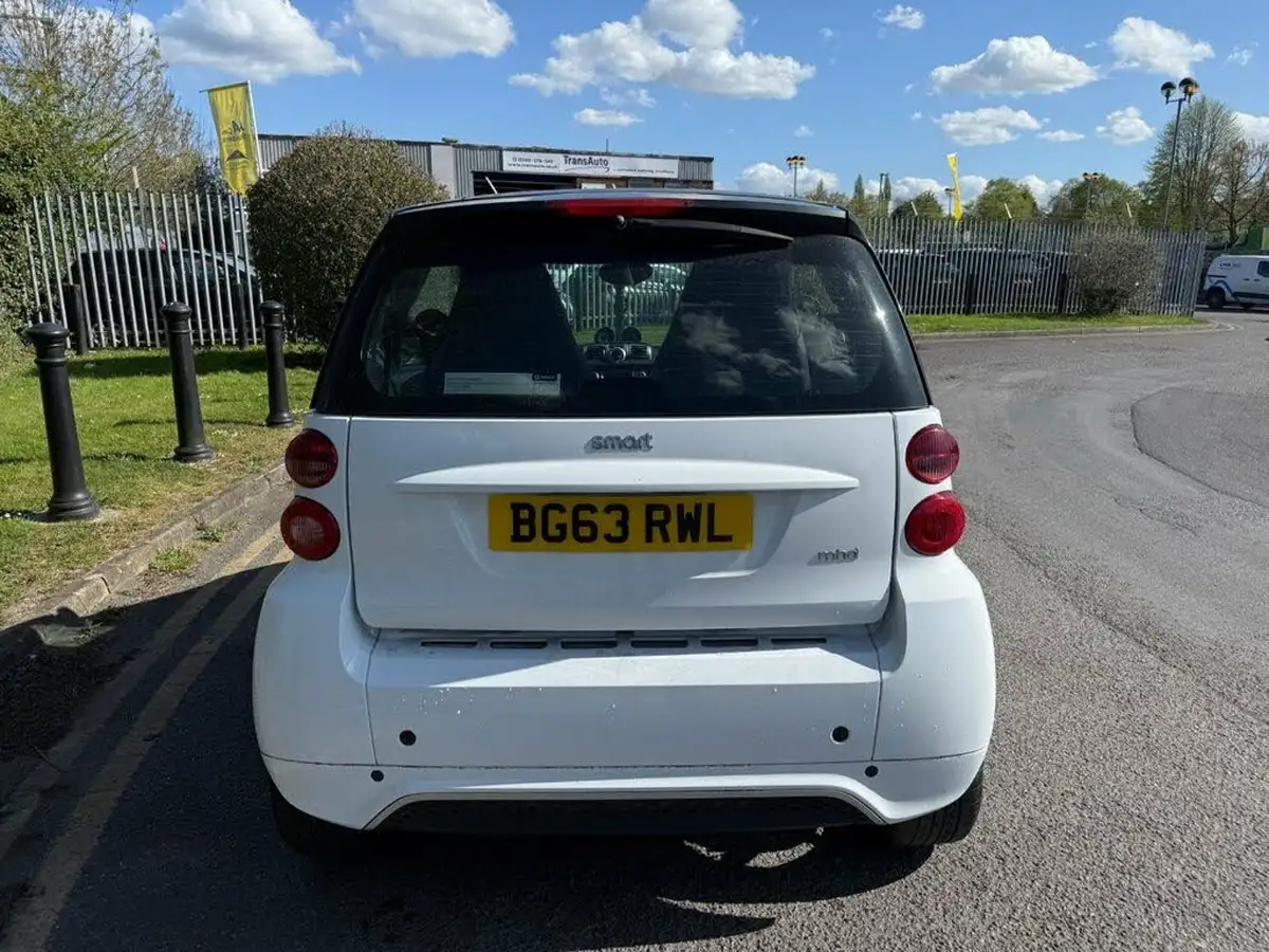 2013-smart-fortwo-10-edition-21-coupe-big-9
