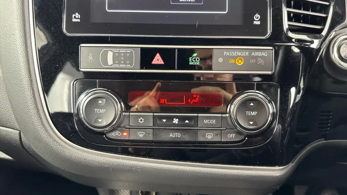 2019-mitsubishi-outlander-24-4h-phev-big-19