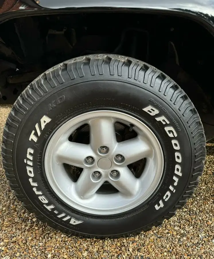 1997-jeep-wrangler-40-sahara-hard-big-2