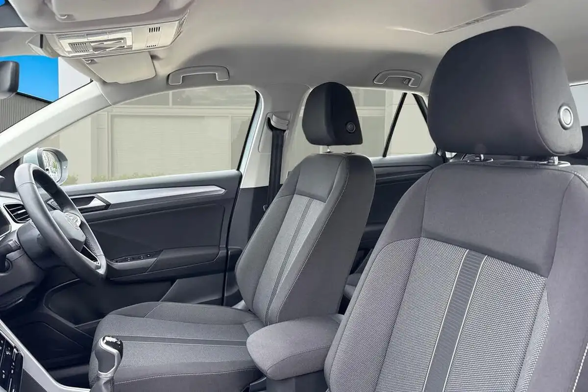 2024-volkswagen-t-roc-10-tsi-life-110ps-big-14