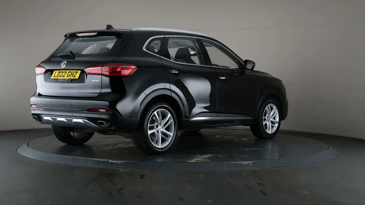 2022-mg-hs-15t-gdi-exclusive-162ps-big-59