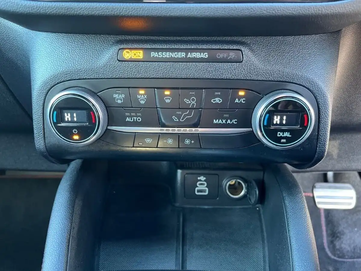 2022-ford-kuga-big-18