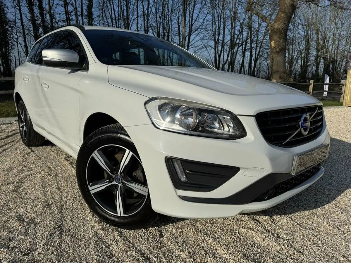 2016-volvo-xc60-20td-d4-r-design-nav-big-0
