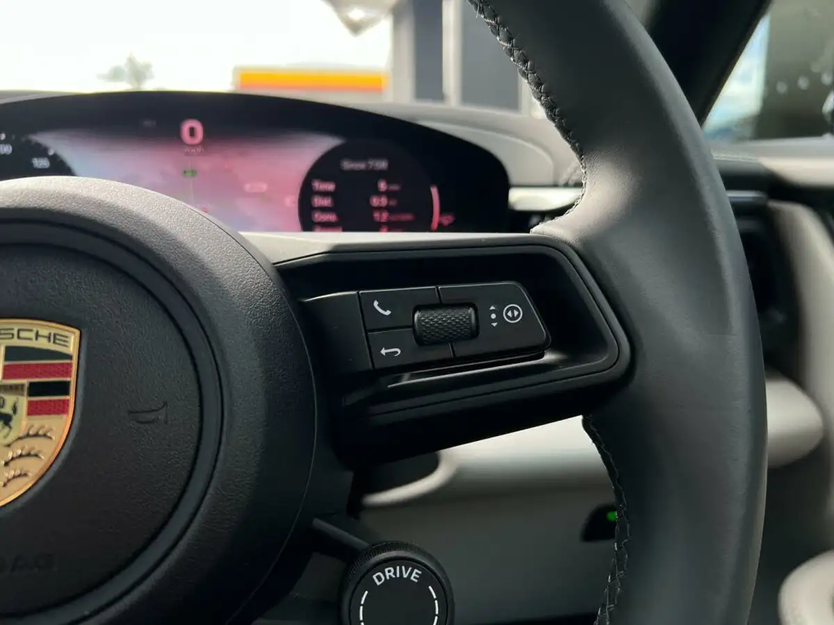 2024-porsche-macan-e-4-electric-big-14