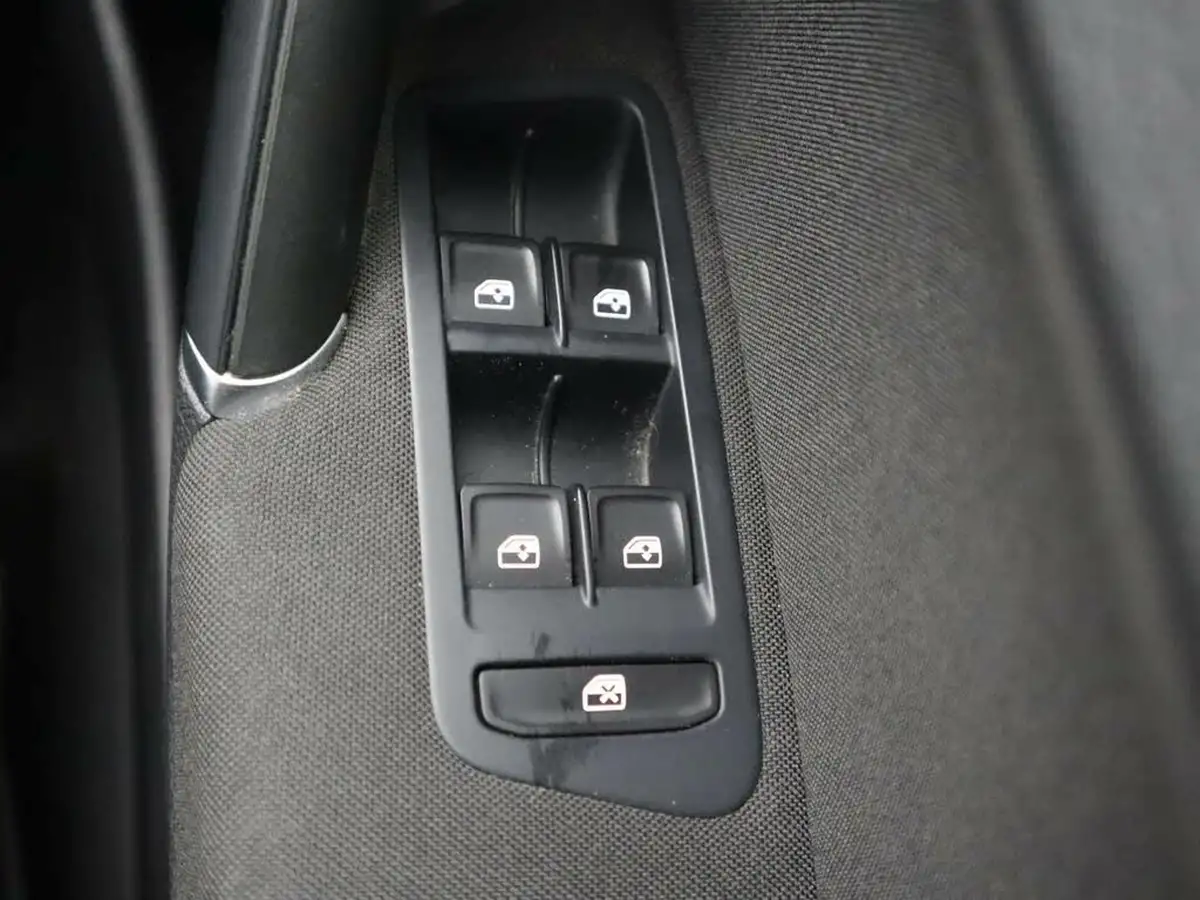 2020-volkswagen-golf-e-e-golf-big-28