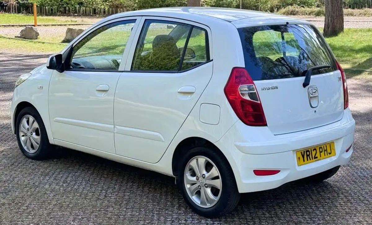 2012-hyundai-i10-12-active-big-11