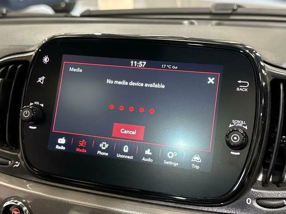 2022-fiat-500-10-dolcevita-big-21