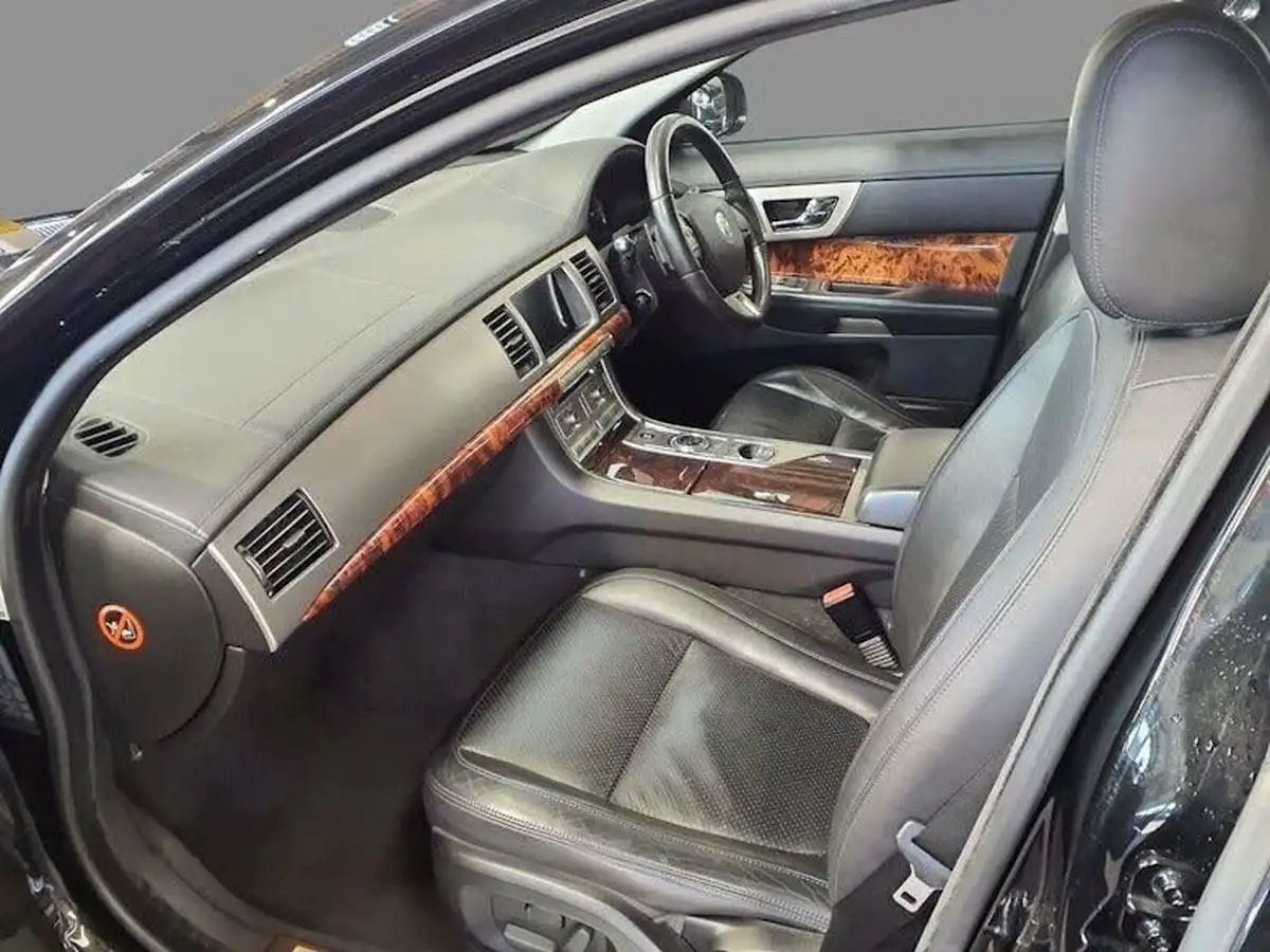 2009-jaguar-xf-30td-premium-luxury-big-4