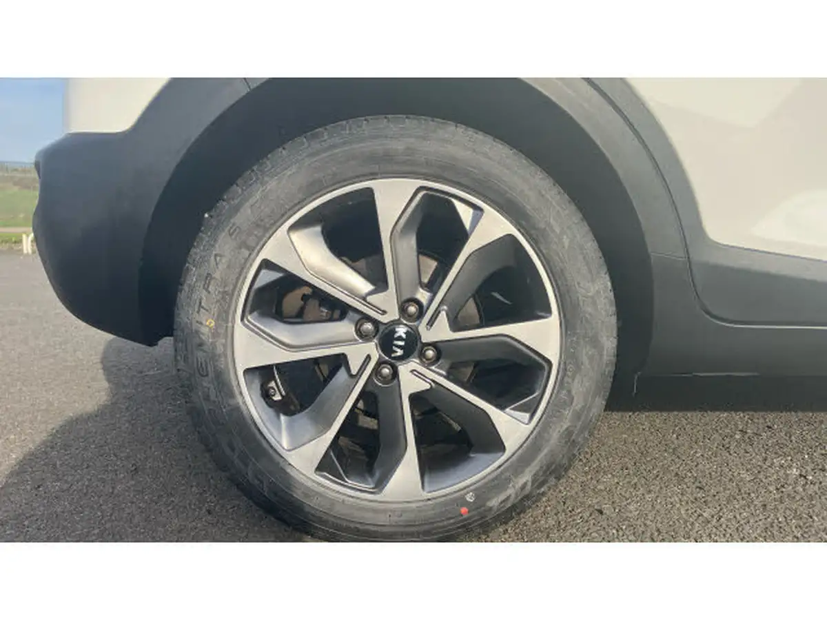 2020-kia-stonic-10-t-gdi-4-dct-big-6