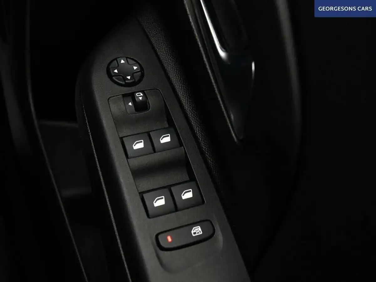 2020-vauxhall-corsa-e-elite-nav-74kw-big-38