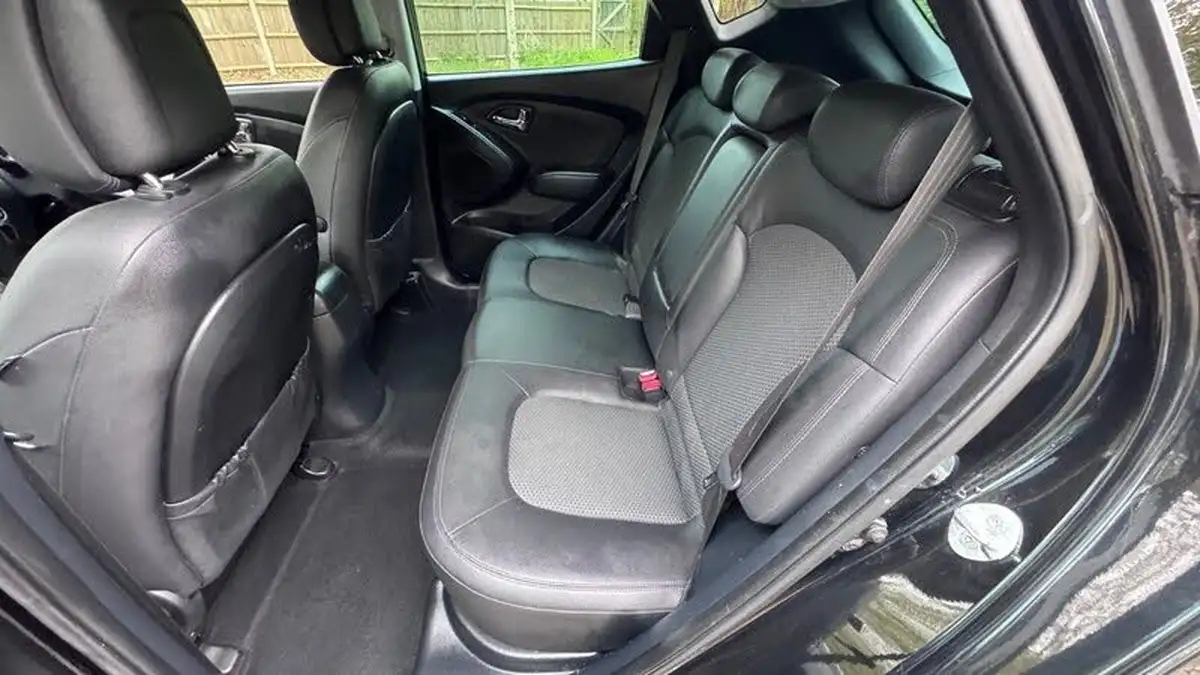 2012-hyundai-ix35-20td-premium-4wd-big-4