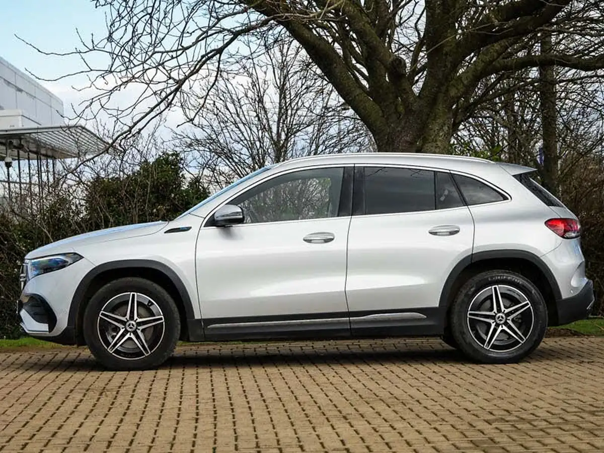 2022-mercedes-benz-eqa-e-eqa-350-amg-line-big-3