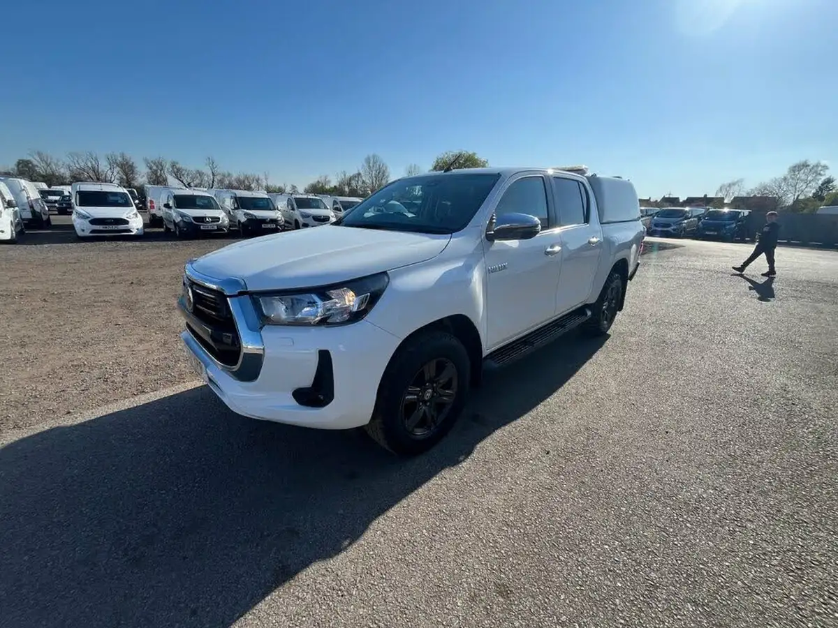 2021-toyota-hi-lux-24d-4d-icon-150hpeu6d-auto-big-2