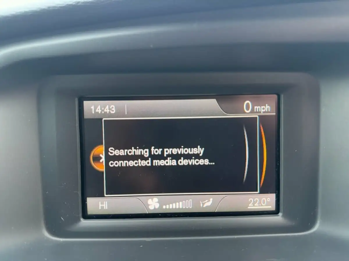 2014-volvo-v40-16td-d2-cross-country-lux-powershift-big-22