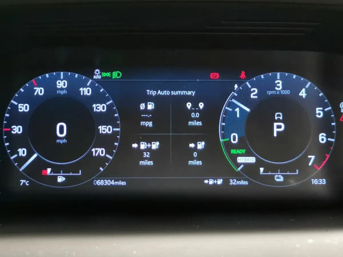 2021-land-rover-discovery-sport-15-p300e-r-dynamic-hse-big-22
