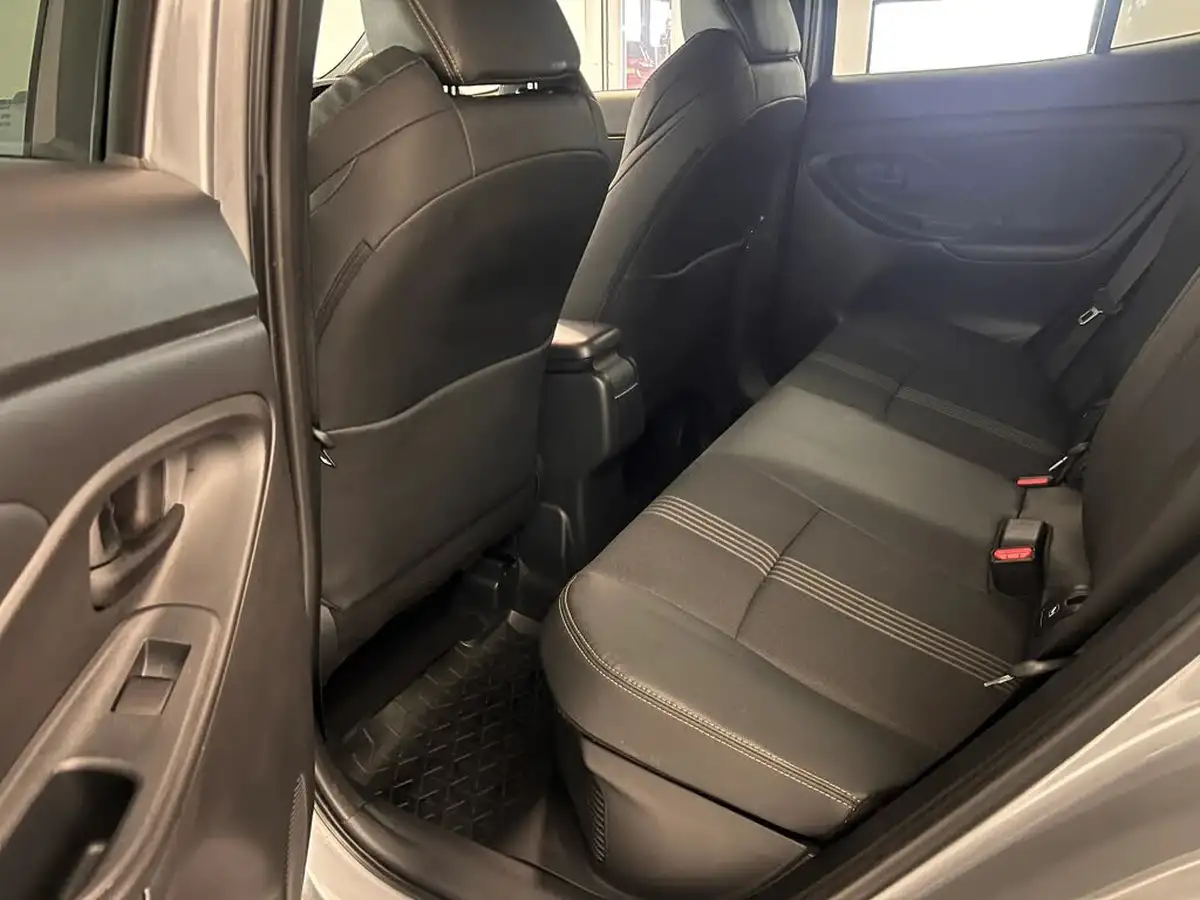 2022-toyota-yaris-cross-15-vvt-i-dynamic-awd-i-big-42