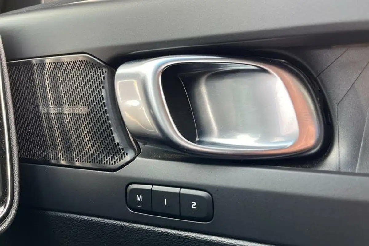 2022-volvo-c40-e-twin-recharge-pro-big-22