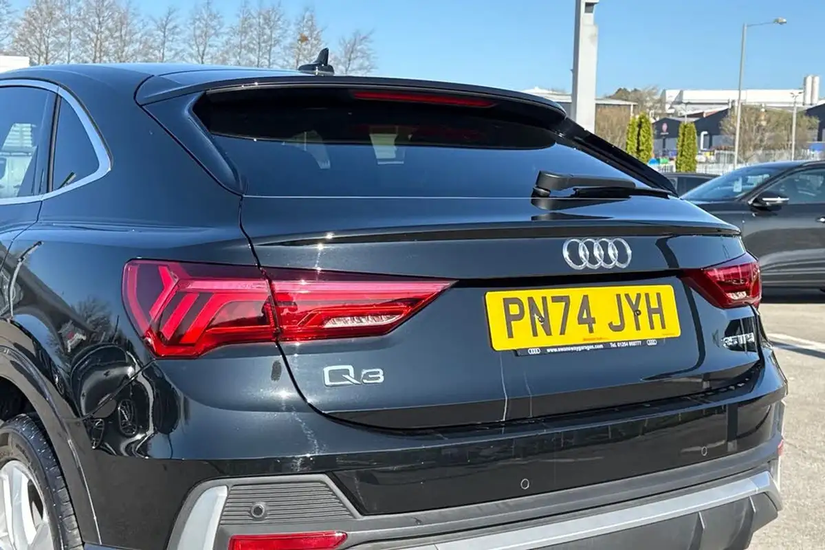 2024-audi-q3-15-35-tfsi-s-line-sportback-tronic-big-6