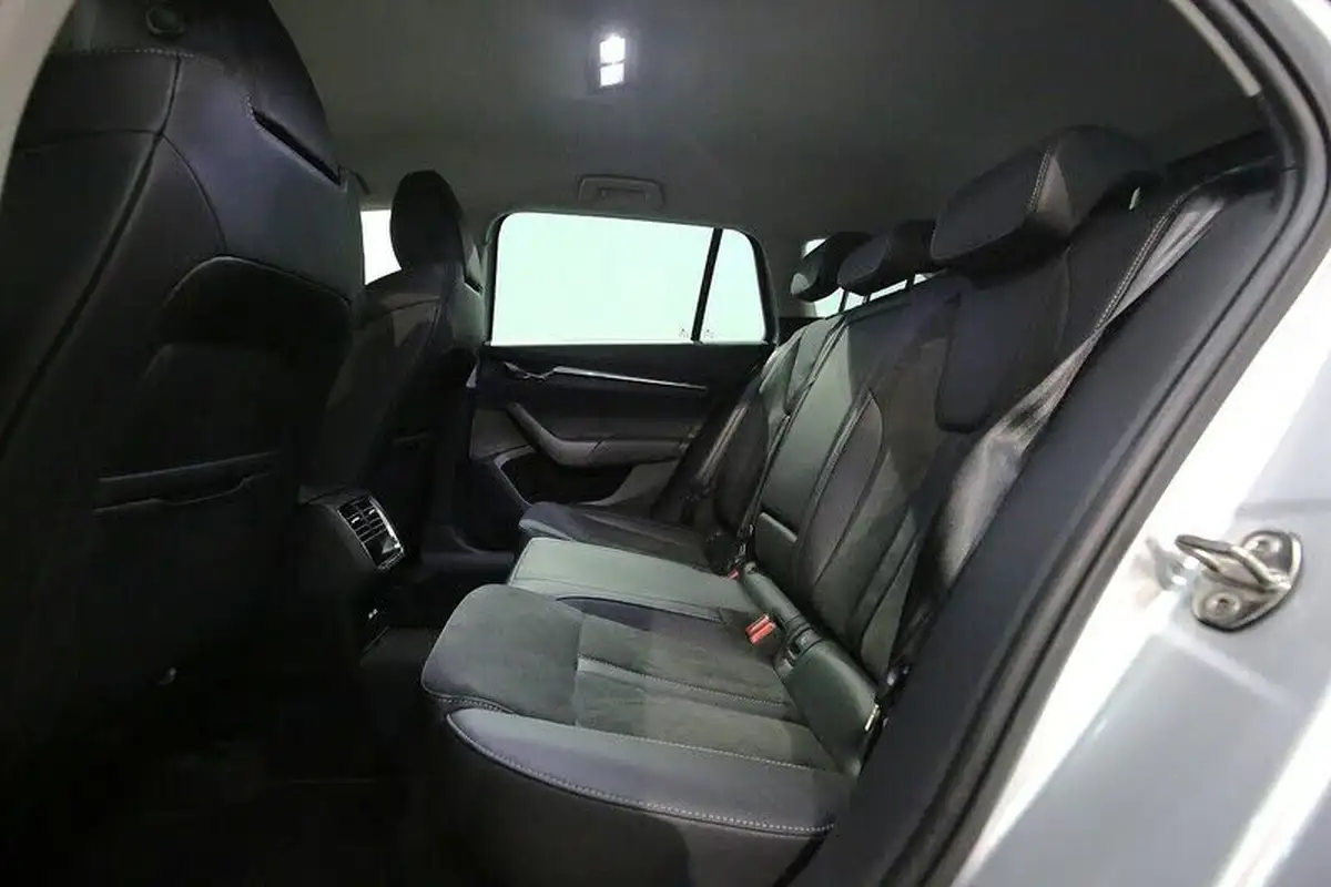 2023-skoda-octavia-20tdi-se-l-150ps-estate-dsg-big-18