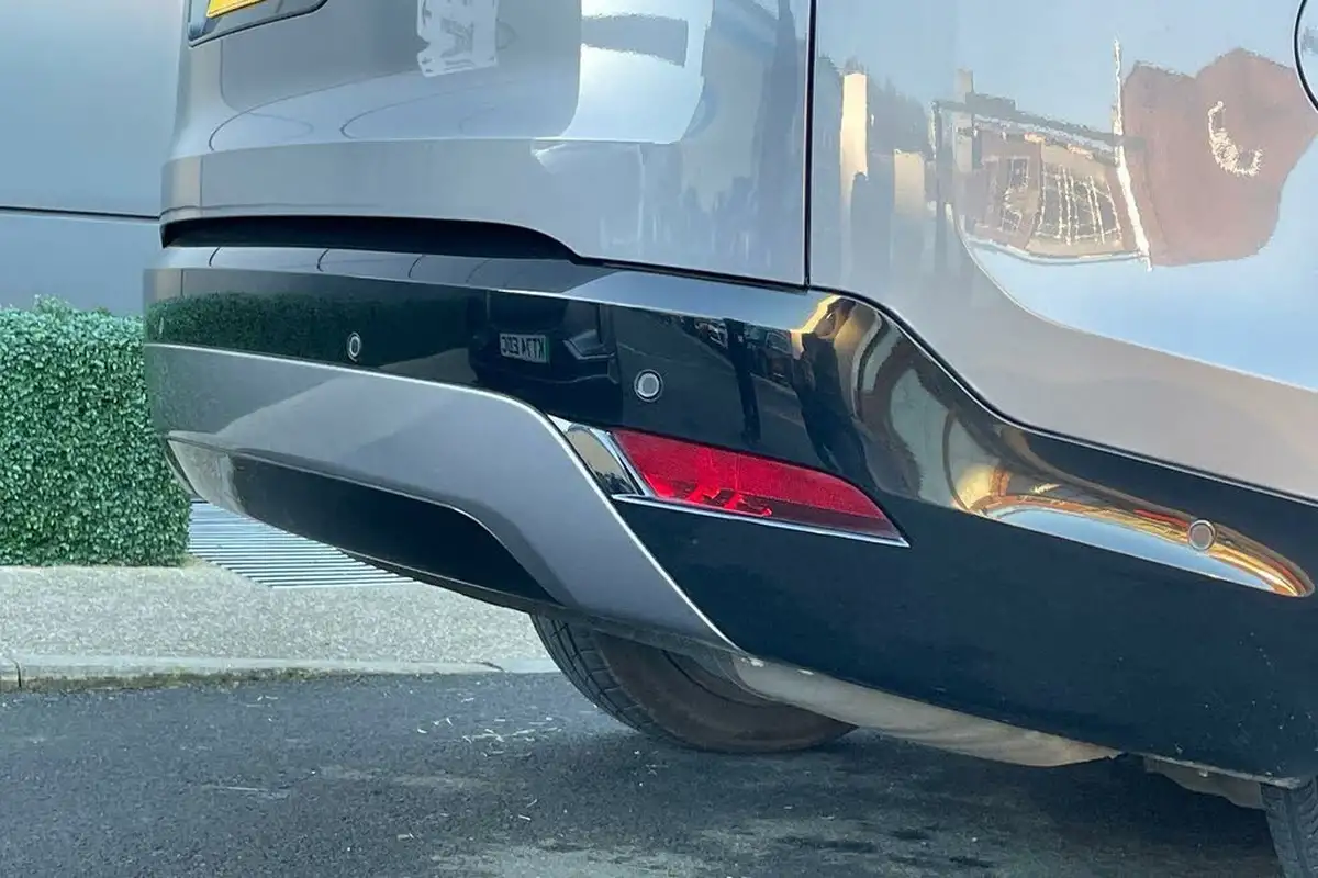 2022-land-rover-discovery-30-d300-r-dynamic-se-big-24
