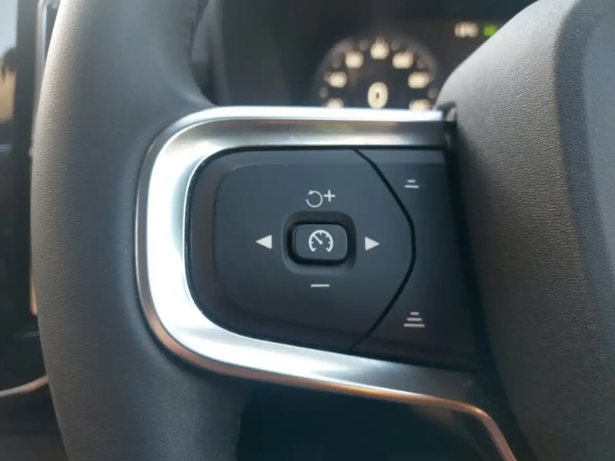 2022-volvo-xc40-15-t5-inscription-pro-big-11