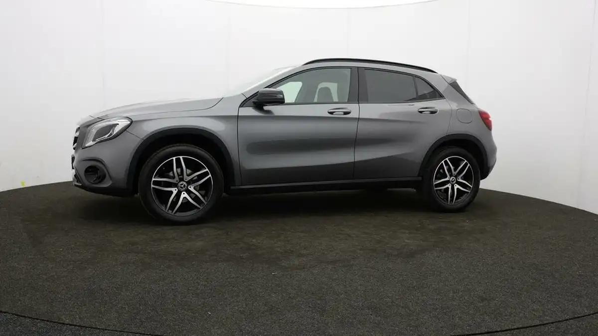 2019-mercedes-benz-gla-class-16-gla-180-urban-edition-ss-big-59