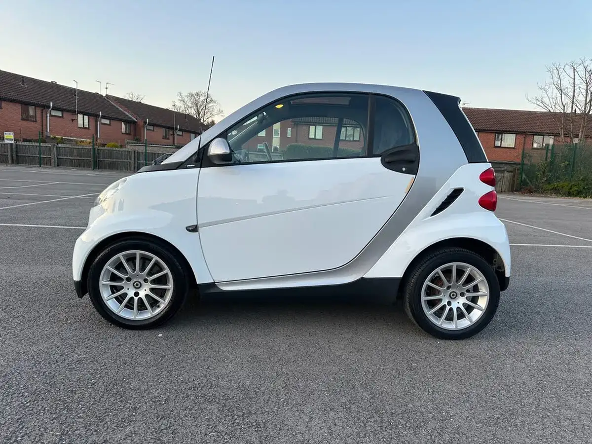 2008-smart-fortwo-10-passion-71bhp-coupe-big-4
