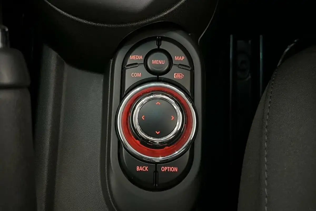 2022-mini-cooper-20-cooper-s-classic-premium-hatchback-5d-auto-big-29