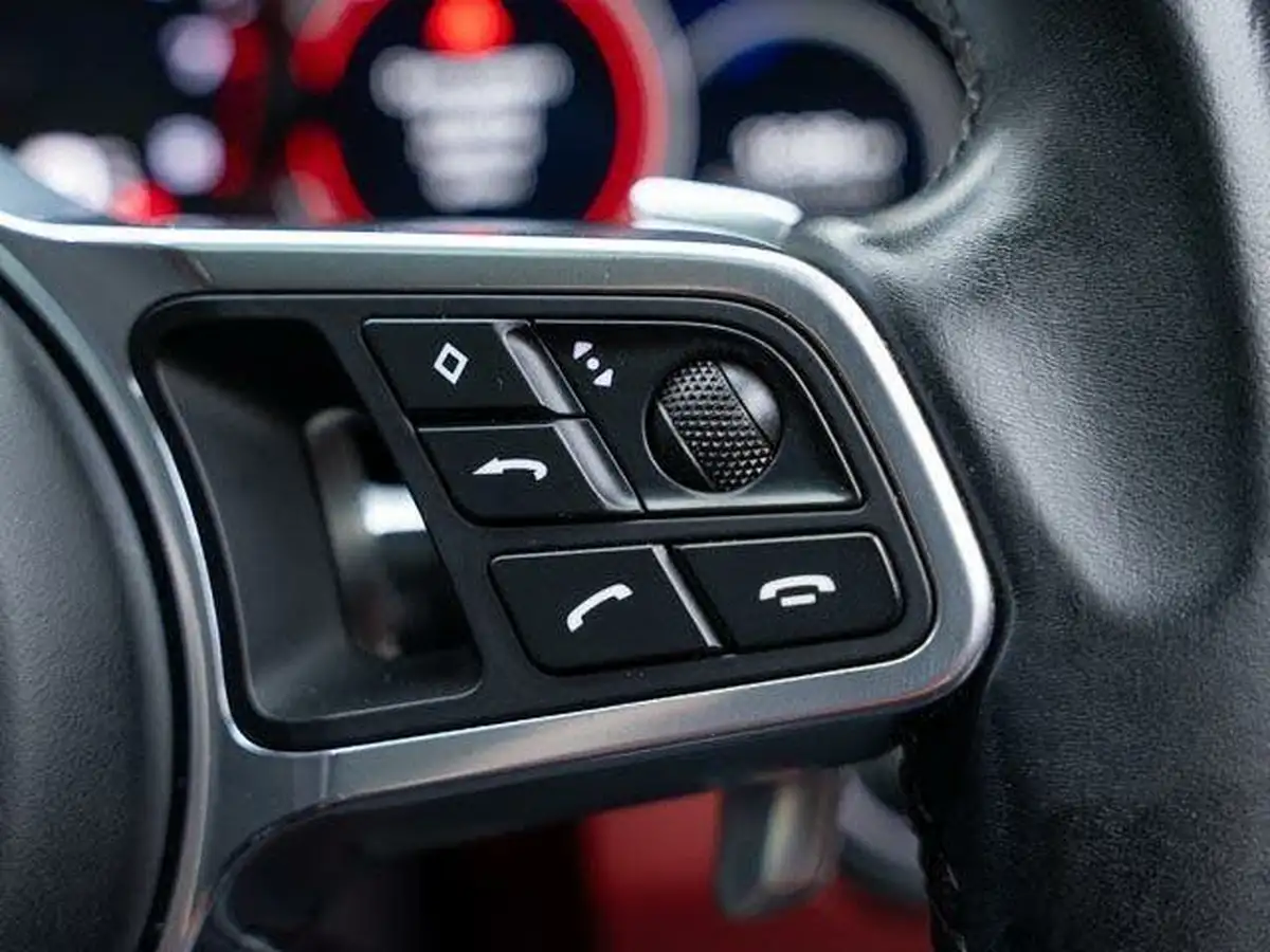 2021-porsche-cayenne-30-v6-coupe-big-22