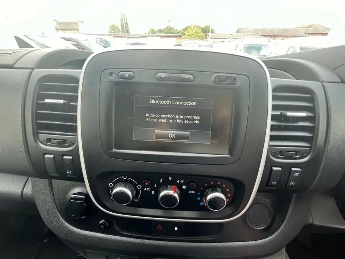 2021-renault-trafic-20dci-ll30-energy-120-sport-big-30