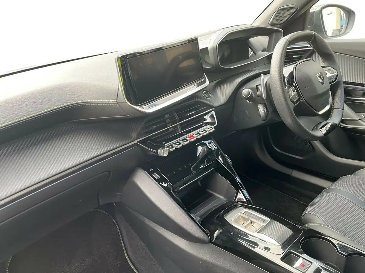 2024-peugeot-2008-suv-12-puretech-gt-130ps-eat8-big-6