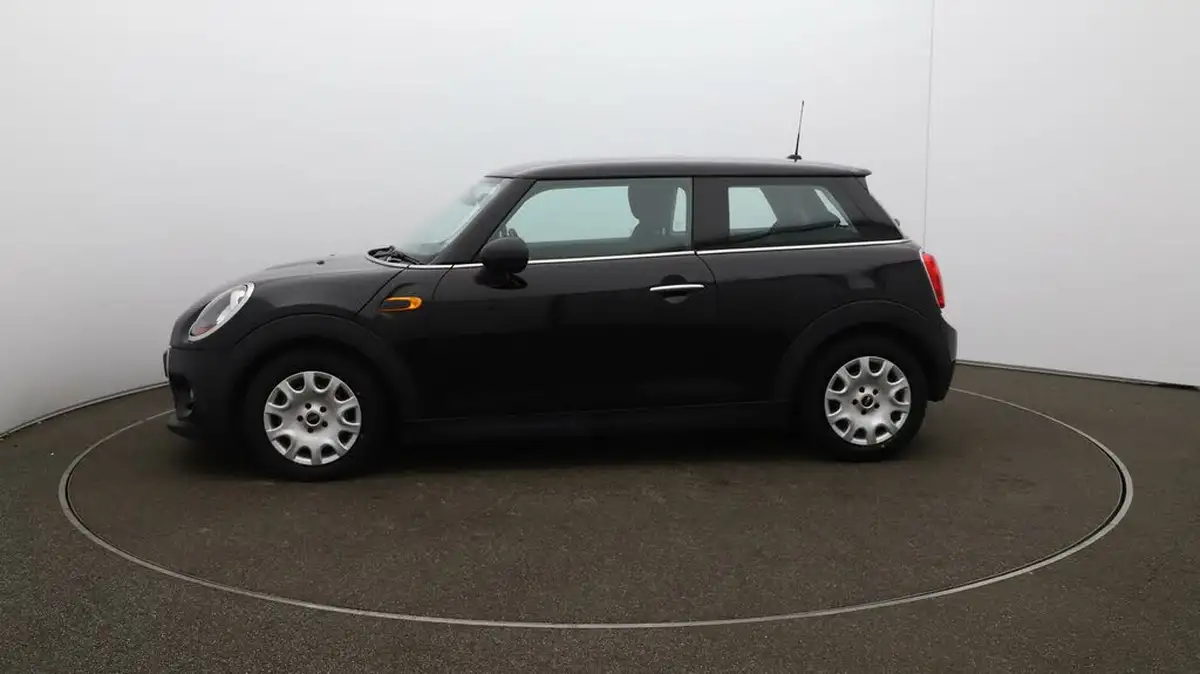 2017-mini-cooper-15-one-ss-3d-big-52
